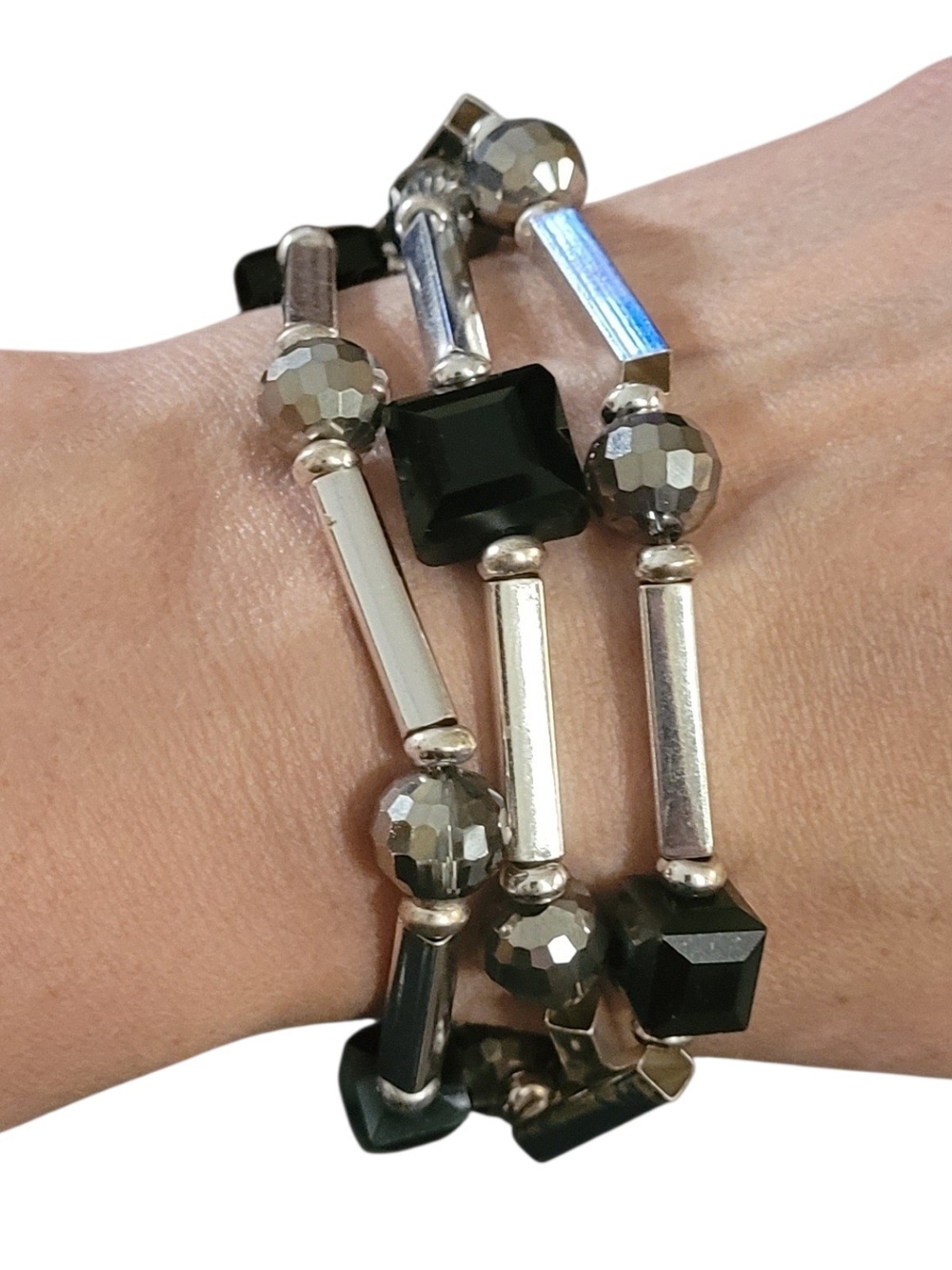 🥳5/$25!🥳 Elegant Black & Silver Beaded Stretch Bracelet Set